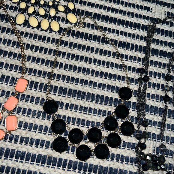 Assorted Chunky Statement Necklaces Lots of 4 Necklaces - Picture 3 of 5